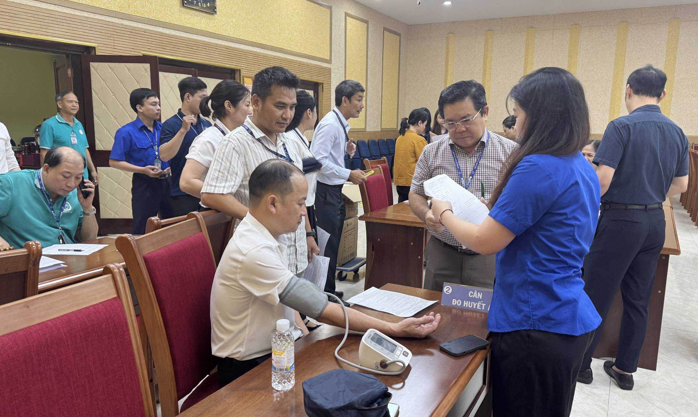 Hướng dẫn thực hiện từng bước hiến máu