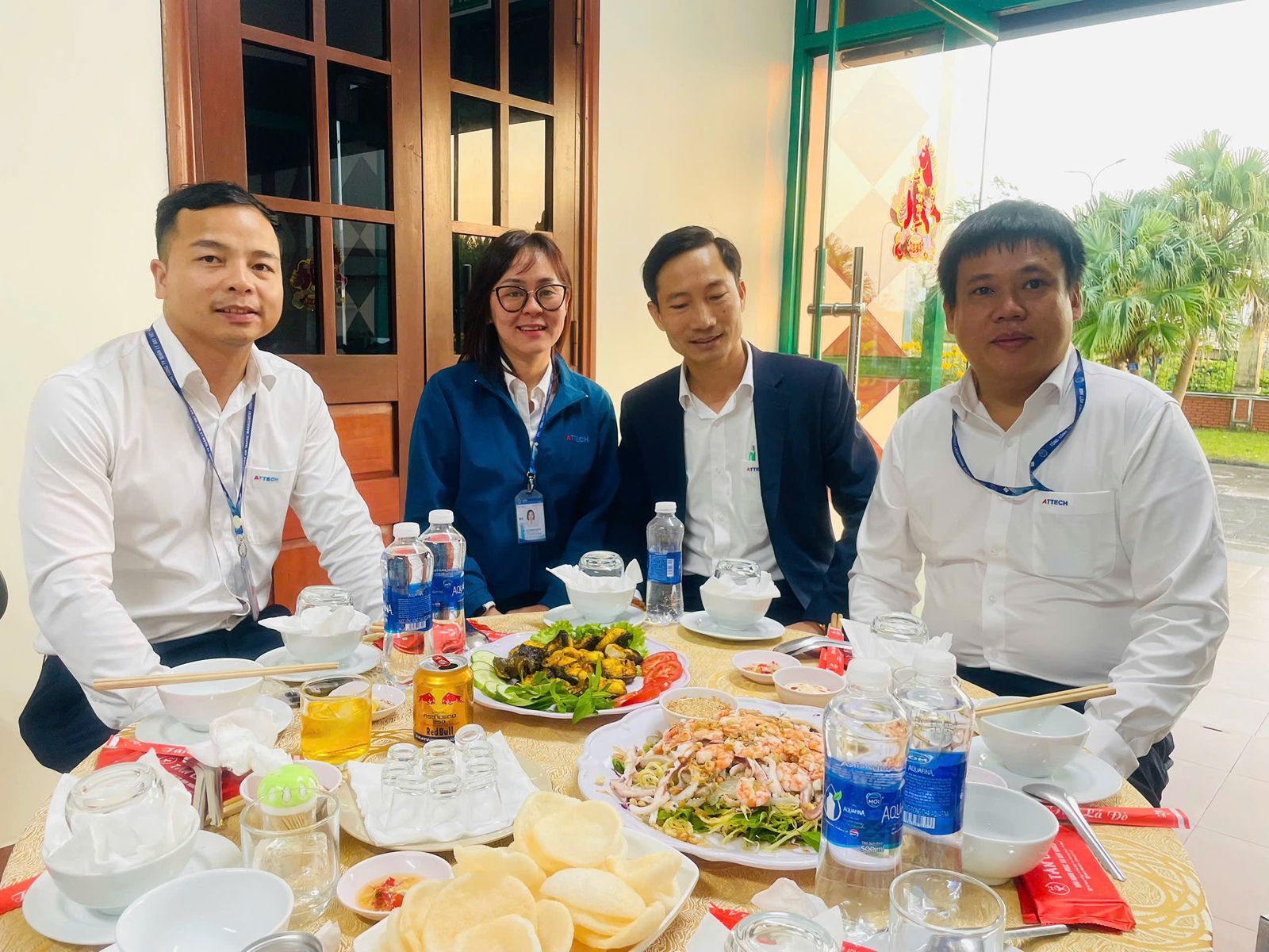 Tất niên 5