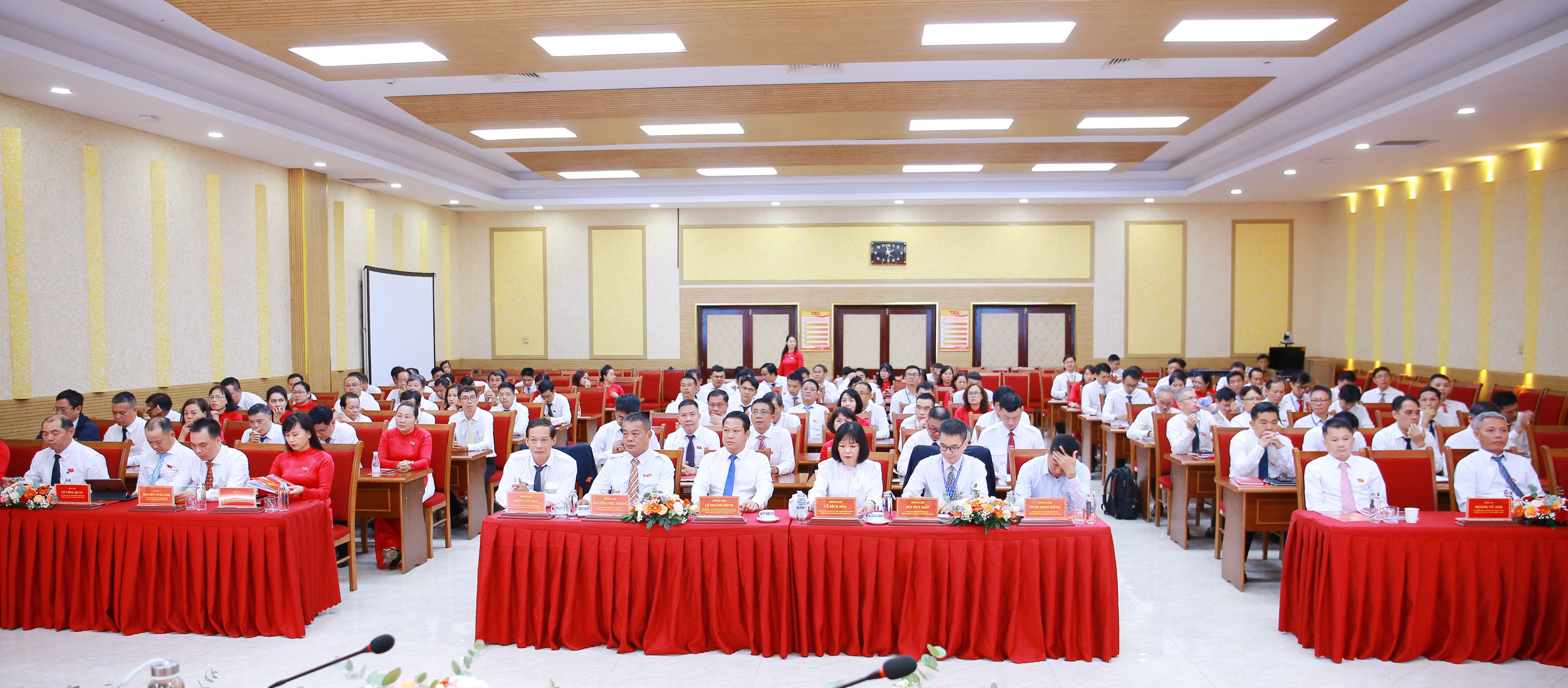 Toàn thể Đại hội